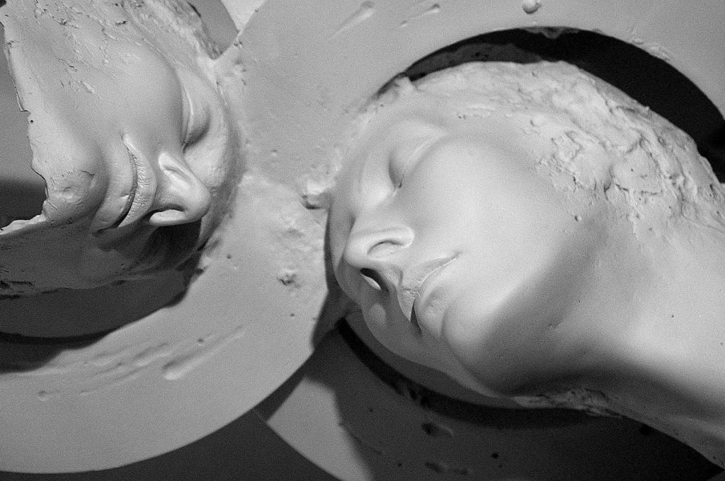 AMOUR-ETERNEL_3 Eternal Love sculpture